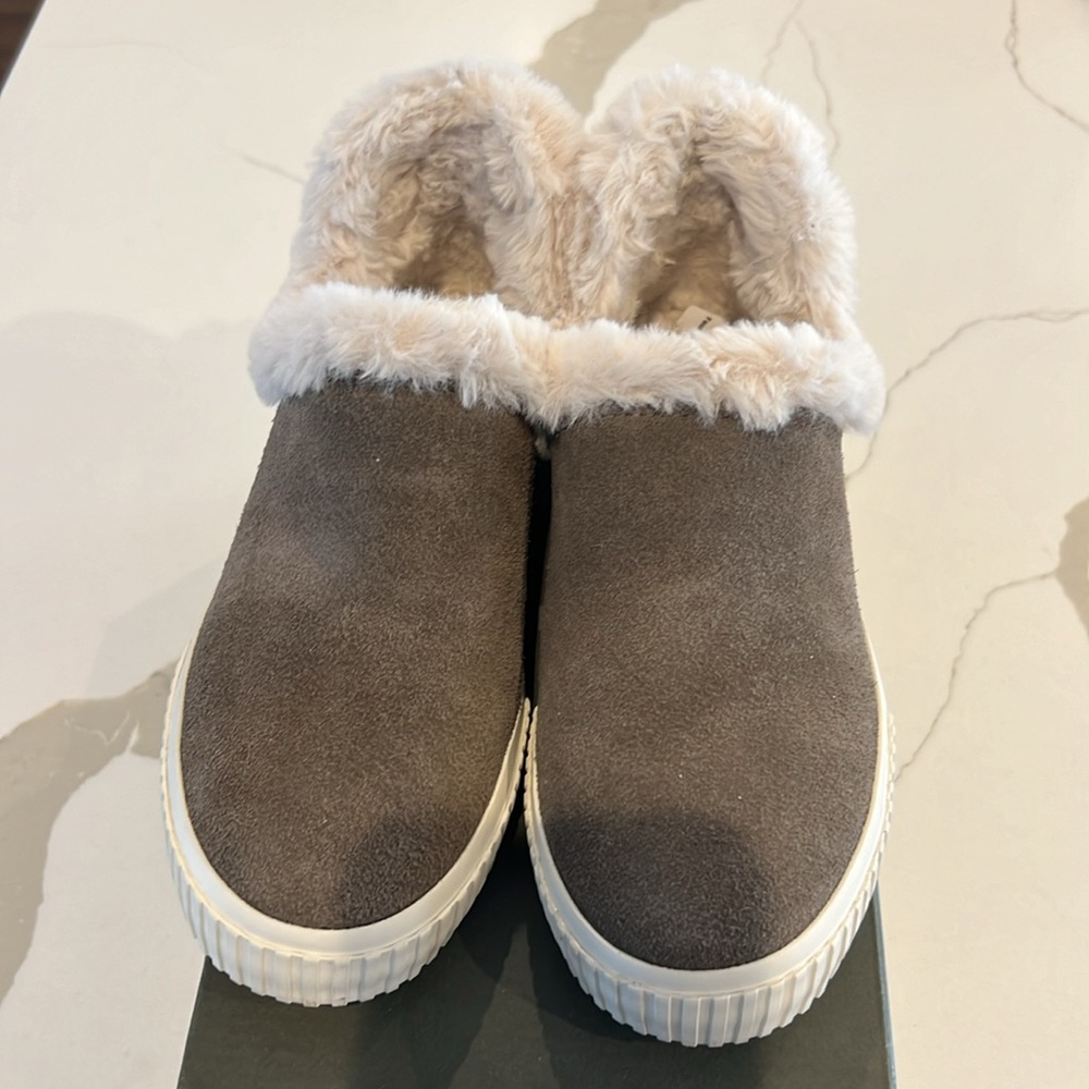 Timberland Skyla bay olive suede size 6.